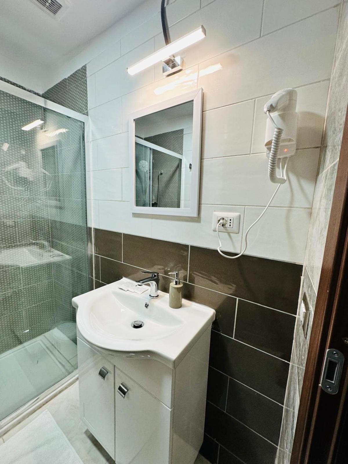 Viktoria House Alojamento de Acomodação e Pequeno-almoço Roma